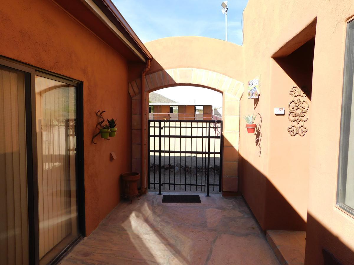 Full Circle Ranch B&B Inn Cave Creek Esterno foto